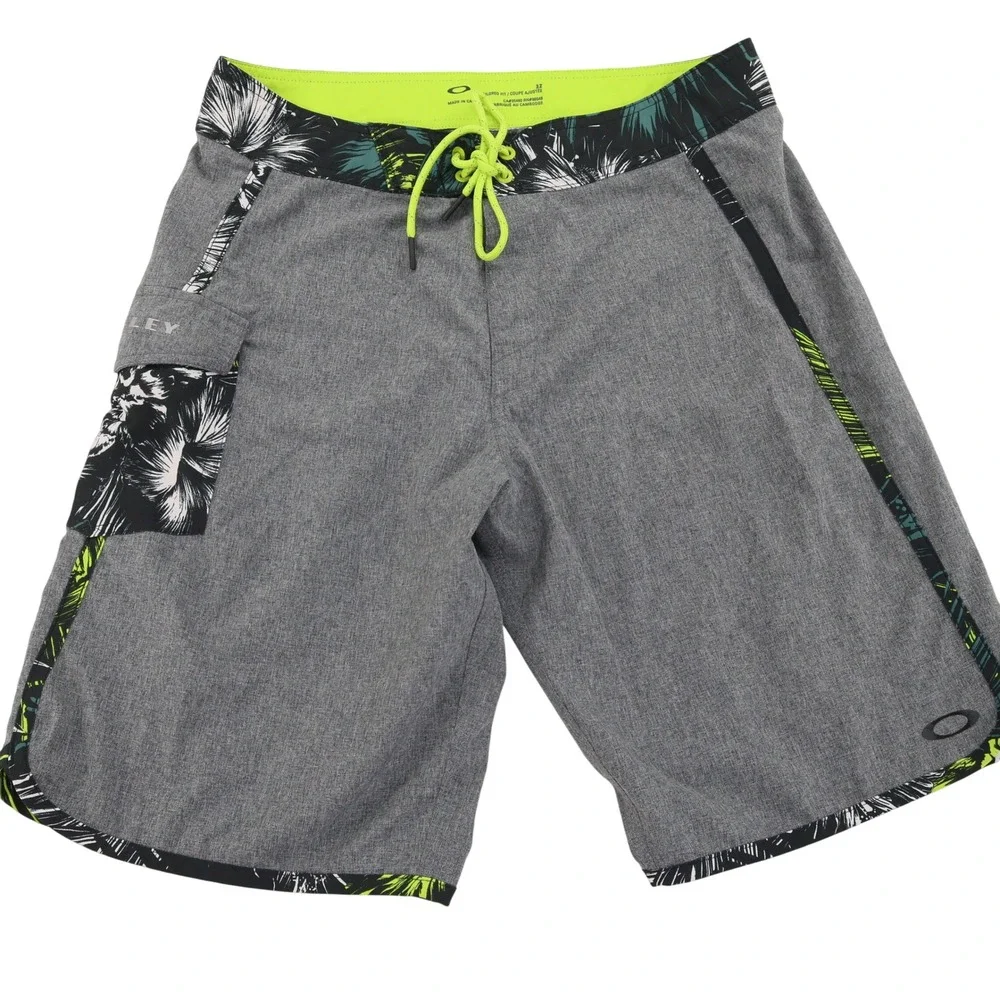 Oakley Mens Board Shorts Size 32 Grey Tropical Floral Tailored Fit Swim Trunks